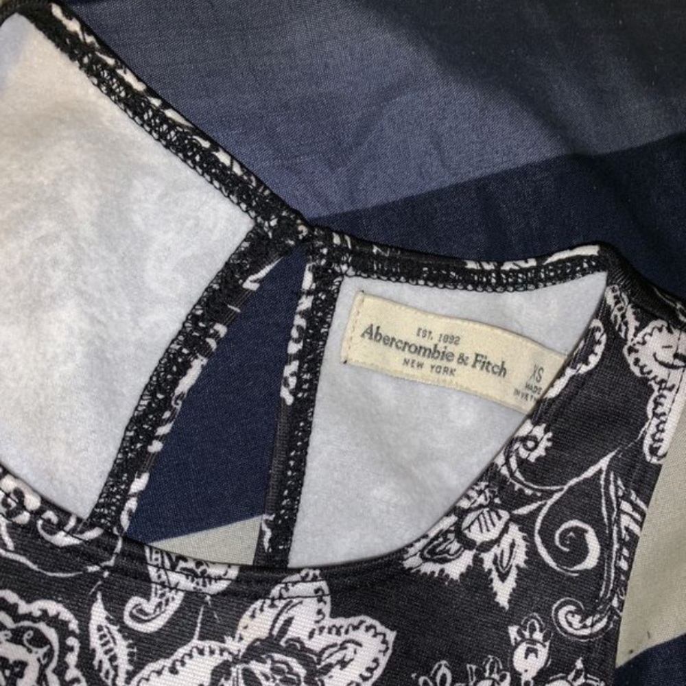XS Abercrombie and Fitch cotton dress - Picture 2 of 4